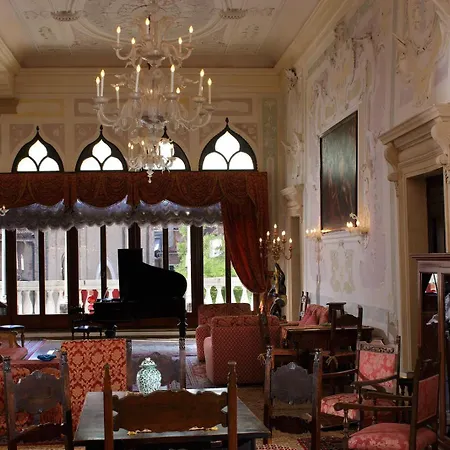 لا ريزيدنزا 2*